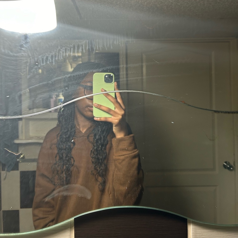 Meet your Posher, Amina